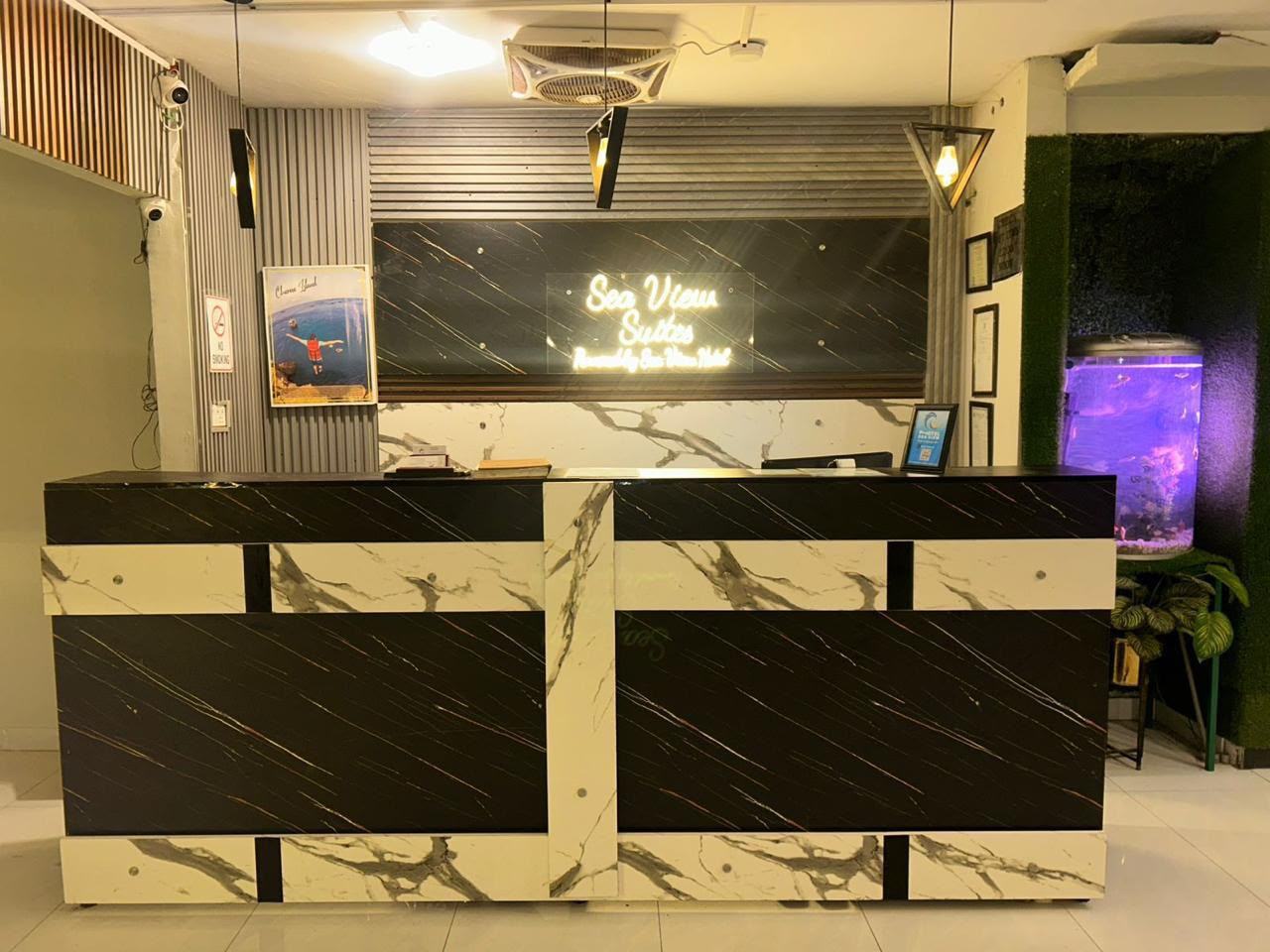 Reception desk