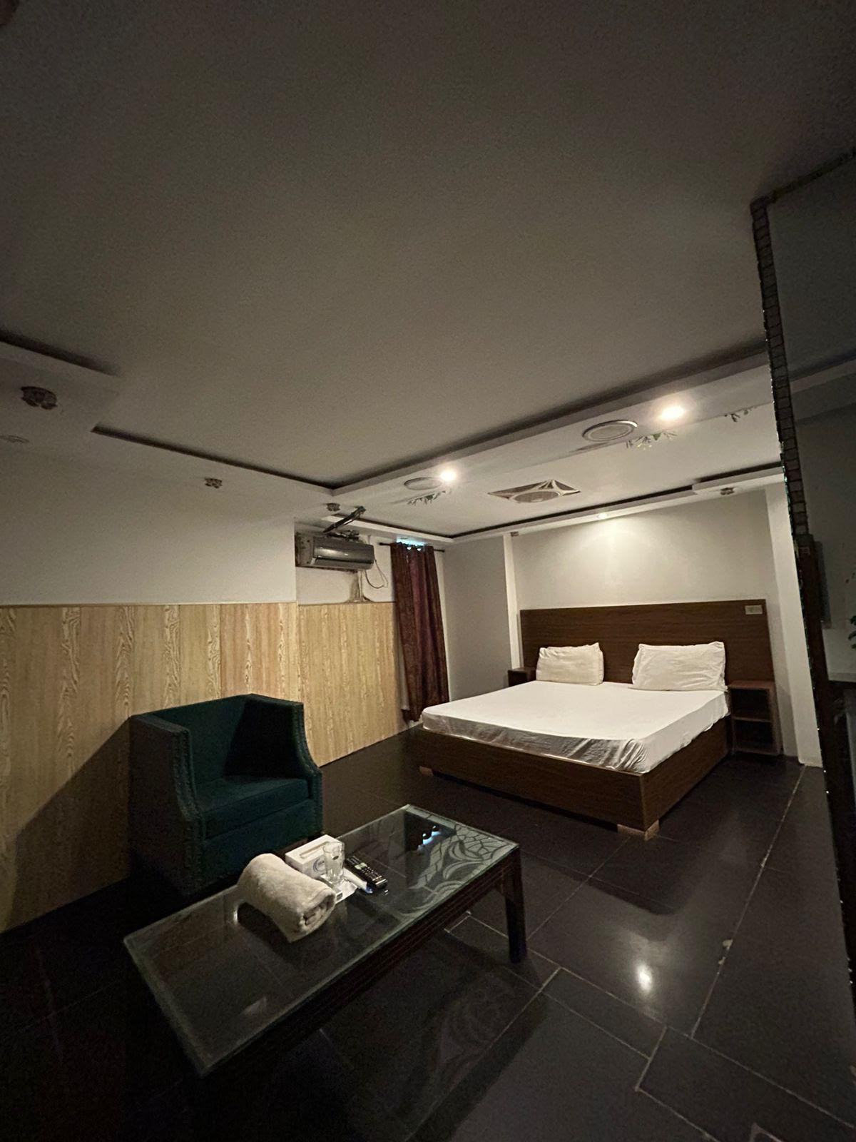 Guest room
