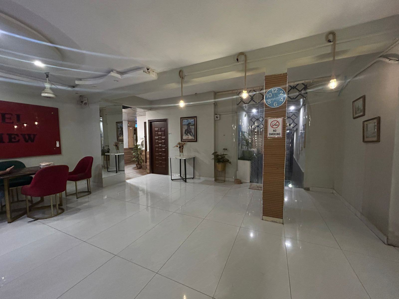 Hotel Seaview lobby, Clifton