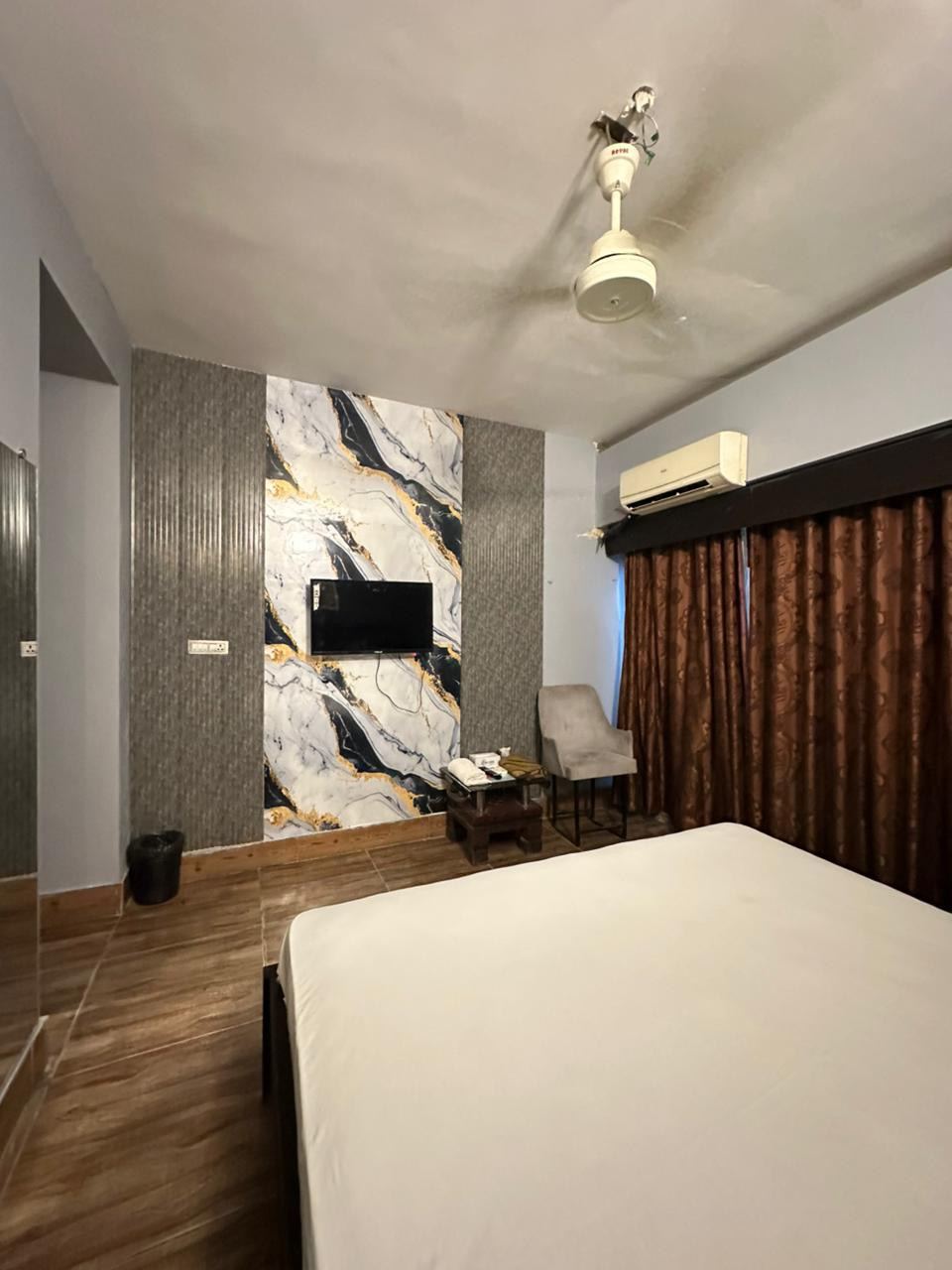 Deluxe Room at Hotel Seaview