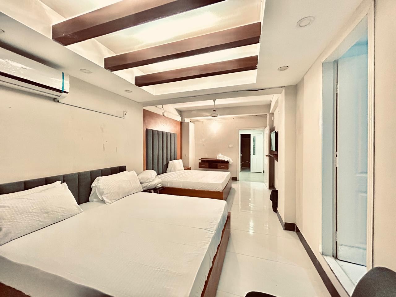 Super Deluxe Room at Hotel Seaview